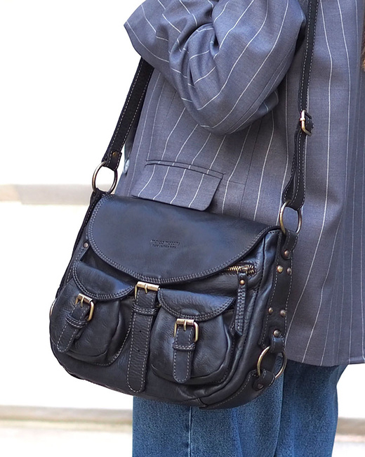 MARCO MAZZINI Skórzana torebka listonoszka z kieszeniami safari handmade bag czarna